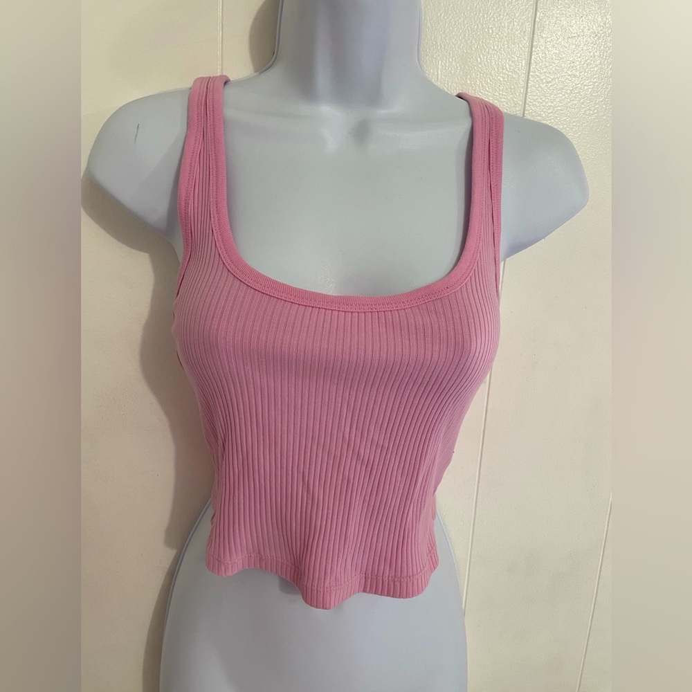 Old Navy Pink Ultra Crop Top NWOT